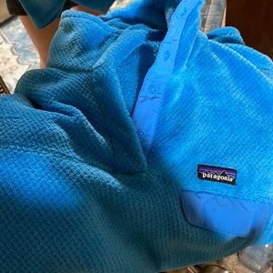 Bright blue Patagonia womens re tool snap t pullover